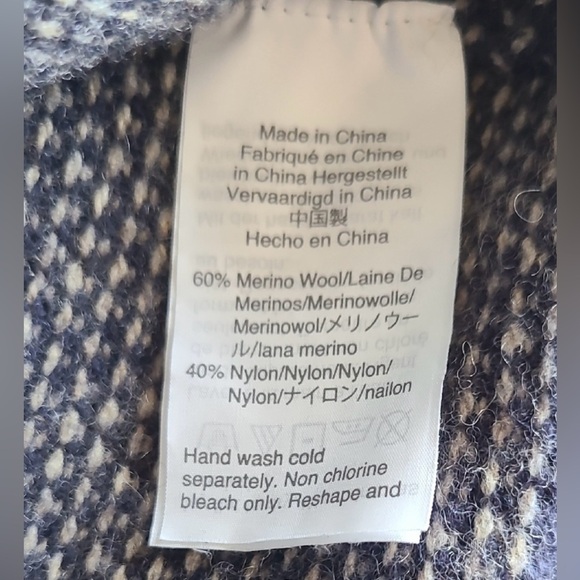 💙 J.Crew Women’s Sweater – Size Medium - Picture 3 of 3